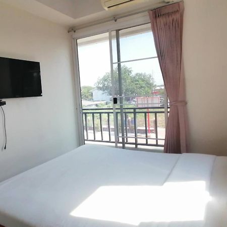 Grand Lopburi Hotel Bagian luar foto