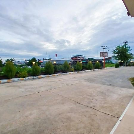 Grand Lopburi Hotel Bagian luar foto