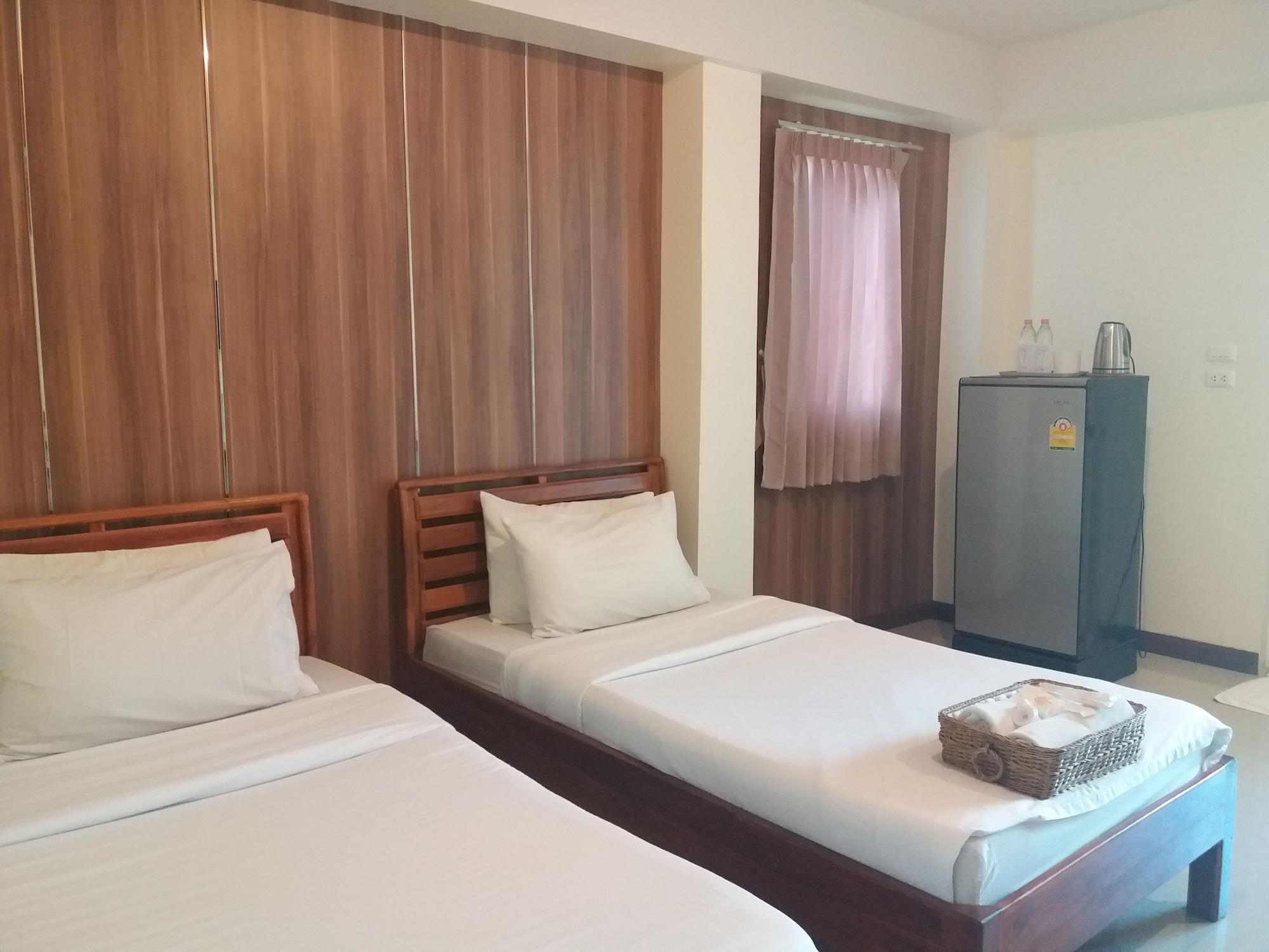 Grand Lopburi Hotel Bagian luar foto