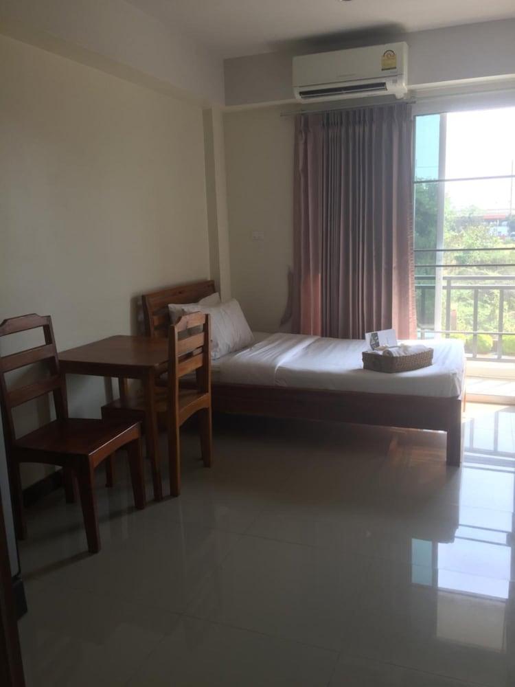 Grand Lopburi Hotel Bagian luar foto