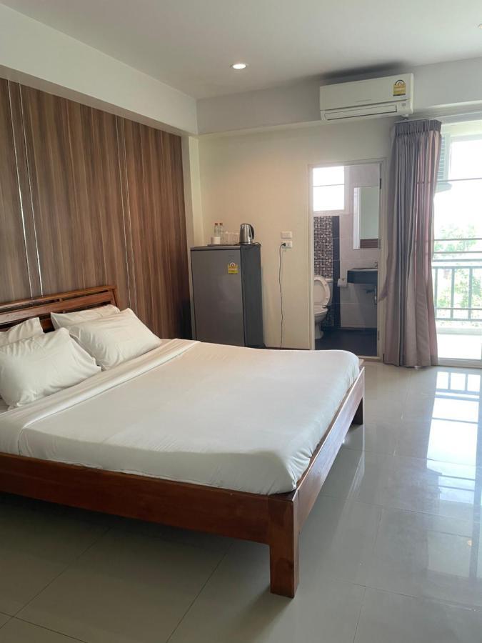 Grand Lopburi Hotel Bagian luar foto