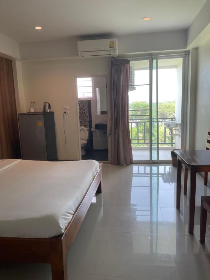 Grand Lopburi Hotel Bagian luar foto