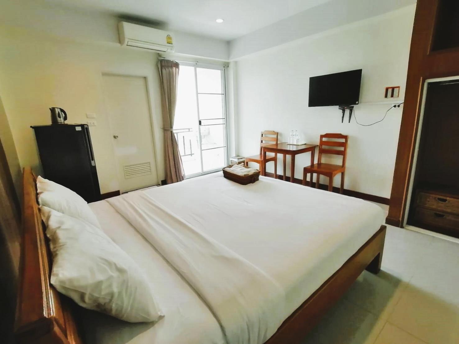 Grand Lopburi Hotel Bagian luar foto