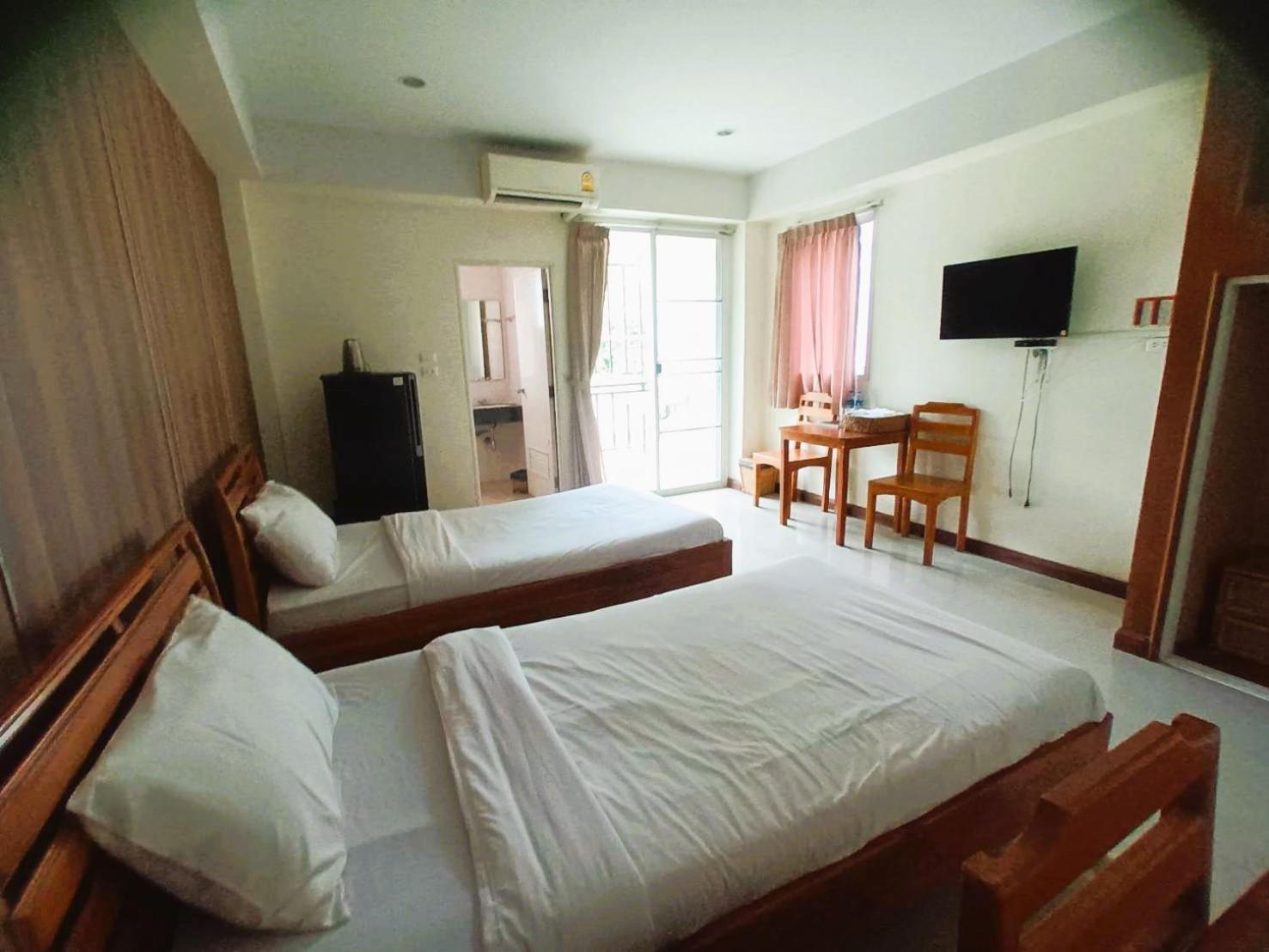 Grand Lopburi Hotel Bagian luar foto