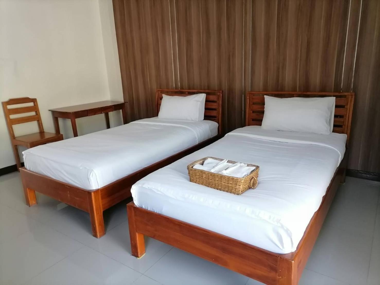 Grand Lopburi Hotel Bagian luar foto