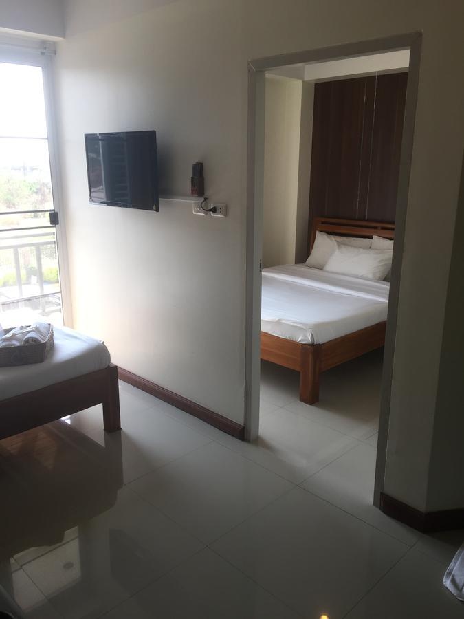 Grand Lopburi Hotel Bagian luar foto